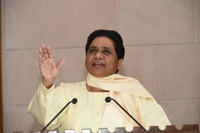 मायावती का कांग्रेस पर तंज, बोली-भाजपा की तरह प्रियंका कर रही लोकलुभावन वादे मायावती का कांग्रेस पर तंज, बोली-भाजपा की तरह प्रियंका कर रही लोकलुभावन वादे