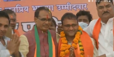 मप्र में कांग्रेस को लगा एक और झटका, बड़वाह के विधायक भाजपा में शामिल मप्र में कांग्रेस को लगा एक और झटका, बड़वाह के विधायक भाजपा में शामिल