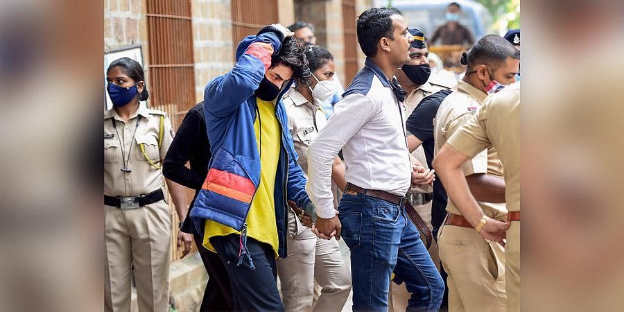 ‘छत्तीसगढ़’ का संपादकीय : इस गैर जिम्मेदार लोकतंत्र में गरीब आदिवासी की जगह आर्यन खान के मुकाबले कहाँ?