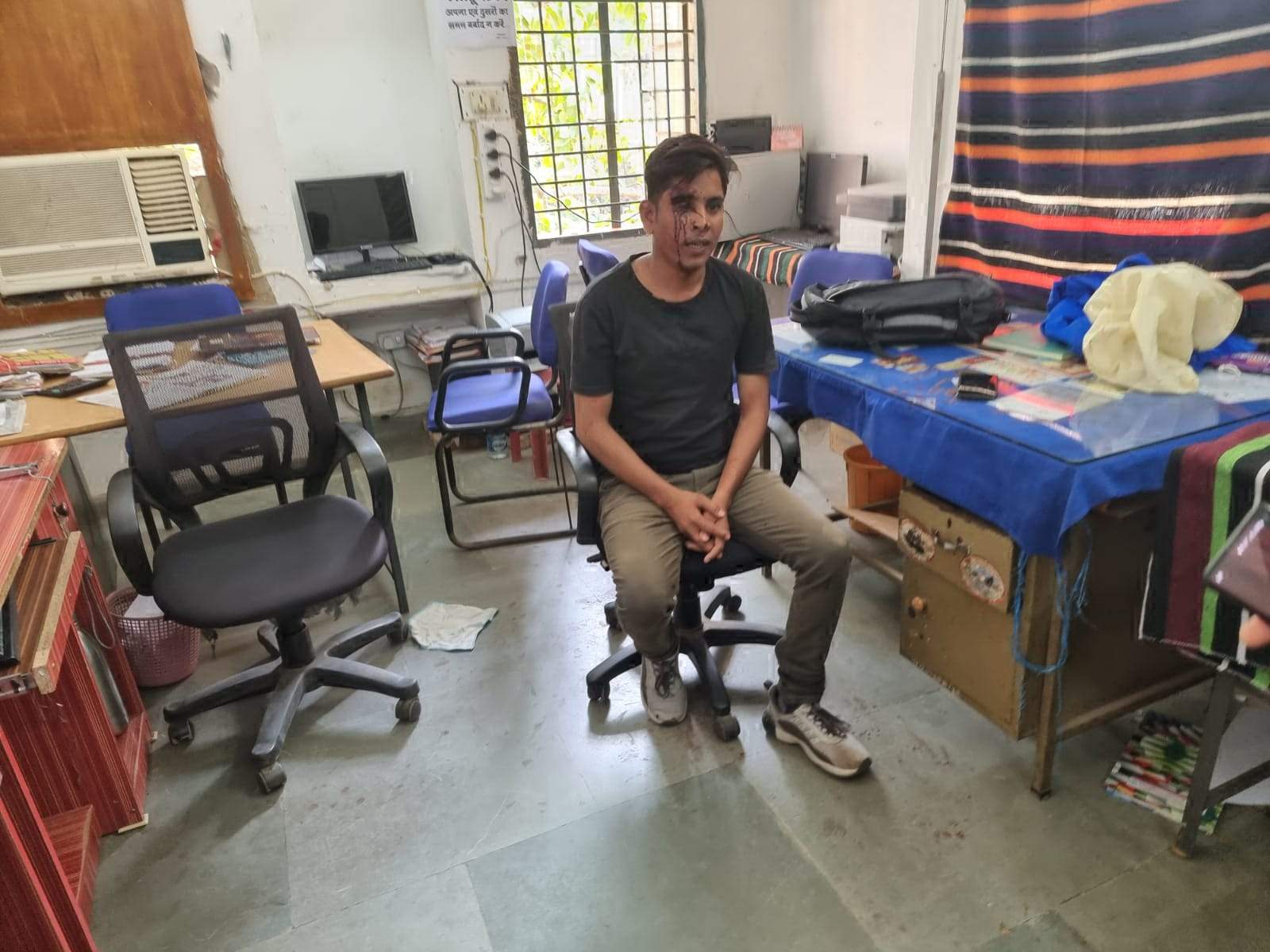 आबकारी कर्मी से मारपीट के आरोपी गिरफ्तार आबकारी कर्मी से मारपीट के आरोपी गिरफ्तार
