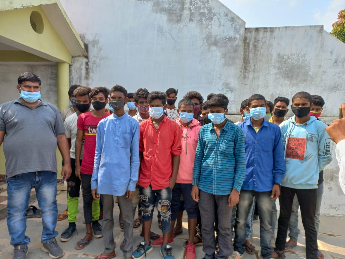 तमिलनाडु में बंधक पिथौरा के 2 दर्जन मजदूरों को छुड़ाया तमिलनाडु में बंधक पिथौरा के 2 दर्जन मजदूरों को छुड़ाया