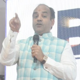 समाज में सेवा के लिए काम करें, न कि प्रचार के लिए-लूंकड़