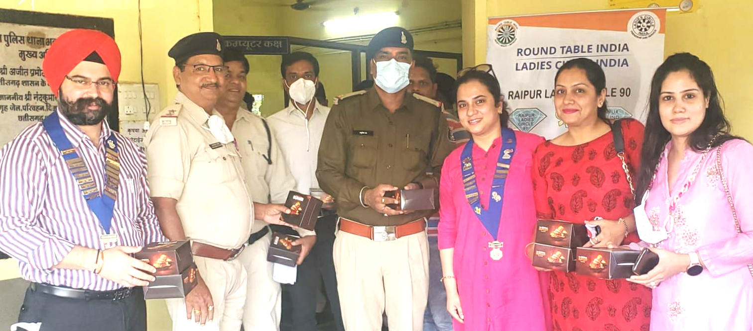 रायपुर राउंड टेबल 169 और रायपुर लेडीज सर्किल 90 ने आरटी/एलसी वीक में किया कोरोना योद्धाओं का सम्मान