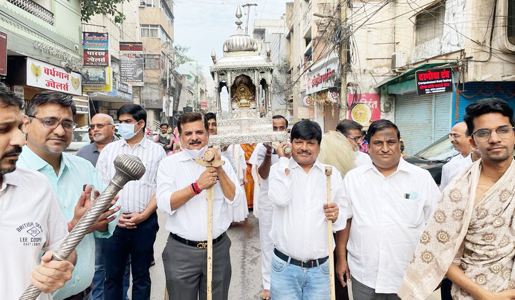 जिन शासन की जय-जयकार से निकला कार्तिक पूनम का वरघोड़ा