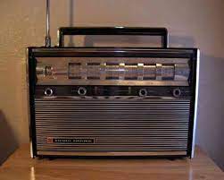 भारत में रेडियो सेवा कब शुरू हुई?