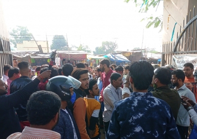 रांची में कश्मीरी युवकों से मारपीट, धार्मिक नारे दोहराने का दबाव डाला, विरोध में सड़क जाम, तीन हिरासत में रांची में कश्मीरी युवकों से मारपीट, धार्मिक नारे दोहराने का दबाव डाला, विरोध में सड़क जाम, तीन हिरासत में
