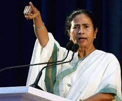 नए पुराने नातों से ममता   