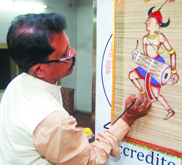 बस्तर कलाकृति और भित्तीचित्र कार्यशाला