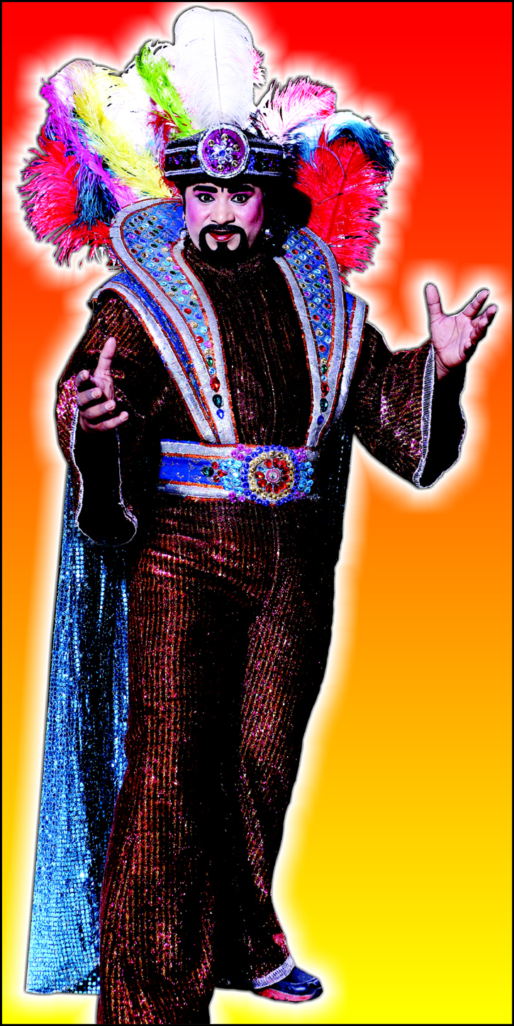 रायपुरवासियों का नववर्ष रहा जादू शो के नाम, ओपी शर्मा साथ सेल्फी लेने गजब की होड़