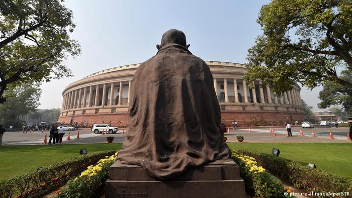 जब संसद भी ना समझे महिलाओं के प्रतिनिधित्व की अहमियत जब संसद भी ना समझे महिलाओं के प्रतिनिधित्व की अहमियत
