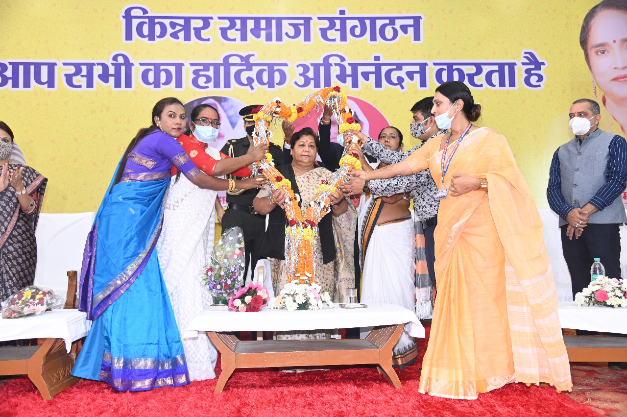 सदैव आत्म सम्मान से जीता है किन्नर समाज-उइके