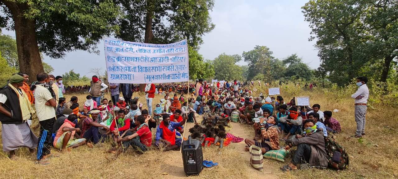 सडक़, पुल व कैम्प का विरोध