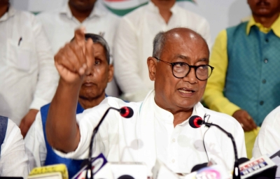 दिग्विजय सिंह ने संघ की तुलना 'दीमक' से की