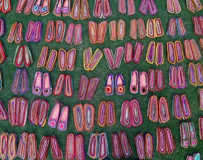 काशी विश्वनाथ मंदिर में हाथ से बनी खादी की चप्पल पहनेंगे श्रद्धालु