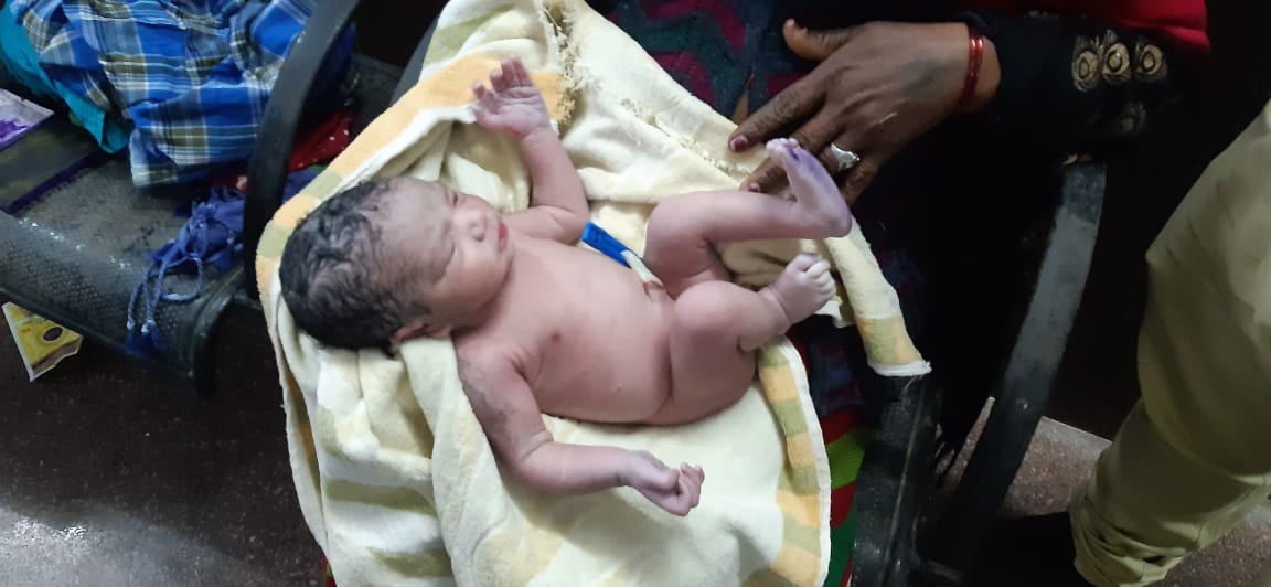 थम नहीं रहा कोरोना संक्रमण, 412 नए पॉजिटिव, एक की मौत, किशोरों को टीके का लक्ष्य तेजी से पूरा हो रहा