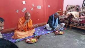 यूपी चुनाव: क्या ये ‘हिंदुत्व’ को ‘सामाजिक न्याय’ की चुनौती है?