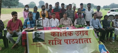 झारखंड में एक पूर्व आईपीएस ने खड़ा कर दिया रात्रि पाठशालाओं का अनूठा रचनात्मक आंदोलन