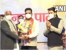 असीम अरुण बीजेपी में हुए शामिल, कहा- योगी सरकार में रहा क़ानून का राज