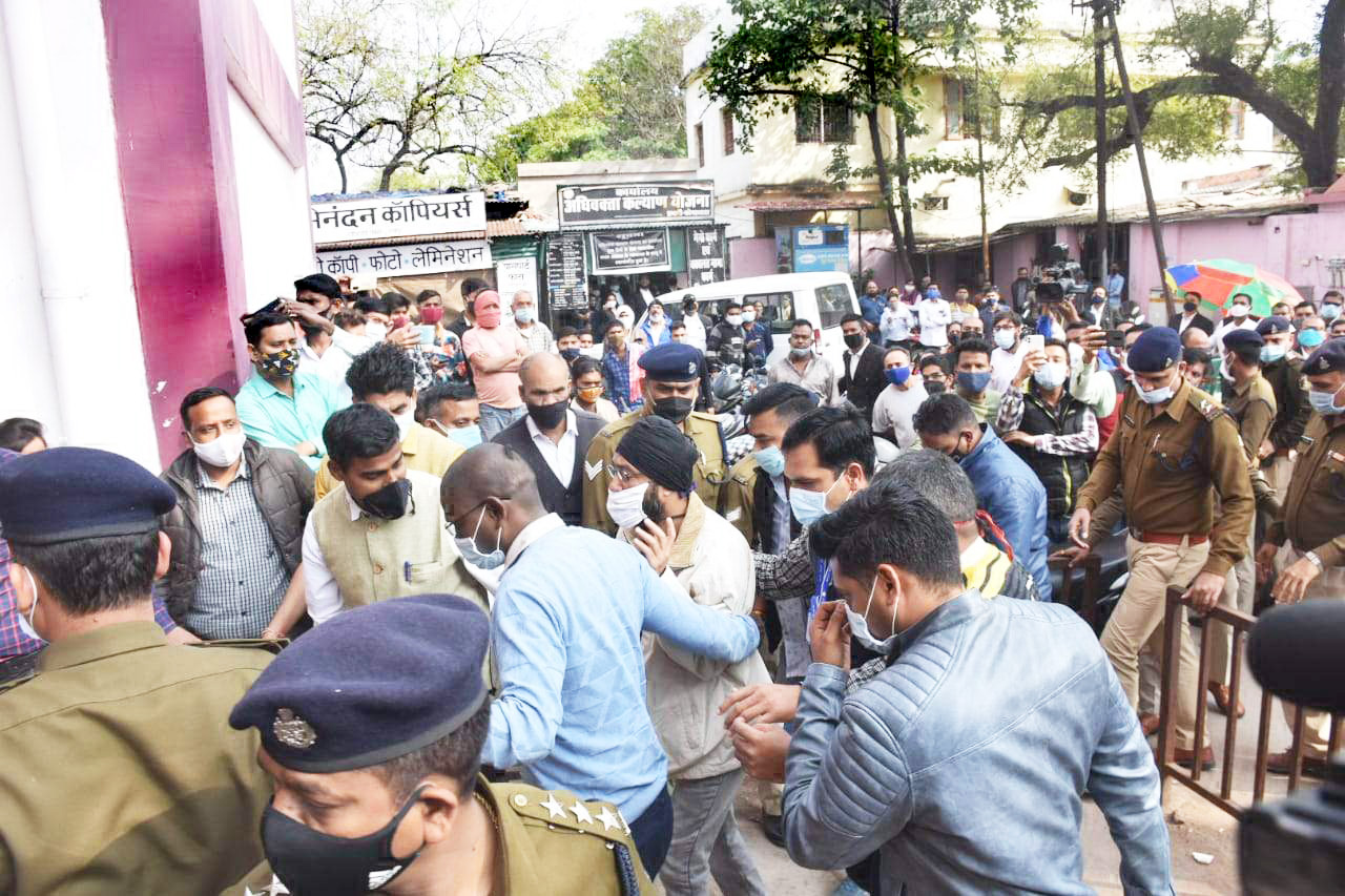 जीपी सिंह जेल दाखिल, सात दिन क्वारन्टीन रहेंगे, पड़ोस में हैं कालीचरण