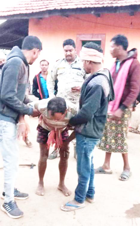  नशे में युवक को मारी कुल्हाड़ी, जख्मी