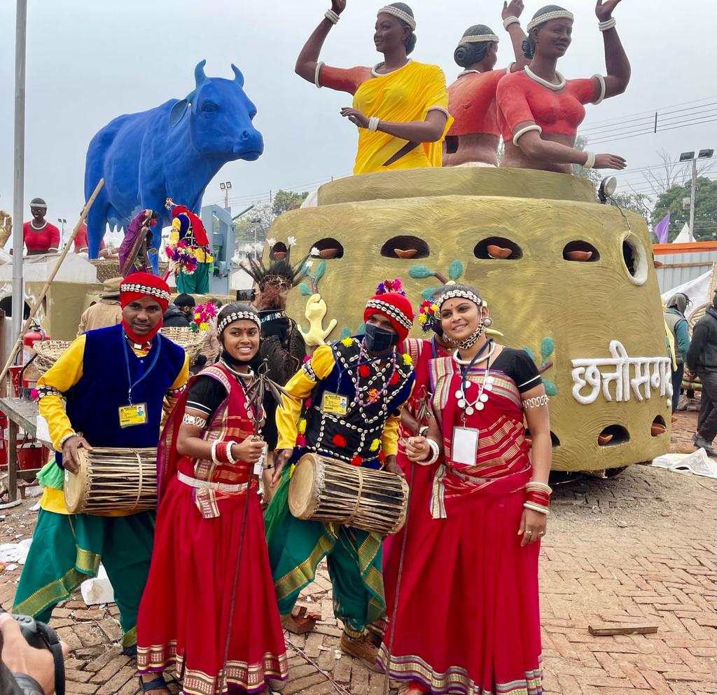 गोधन योजना पर राज्य की झांकी की सराहना  