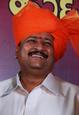 कई मंत्री कांग्रेस में शामिल होने को तैयार : कर्नाटक भाजपा विधायक