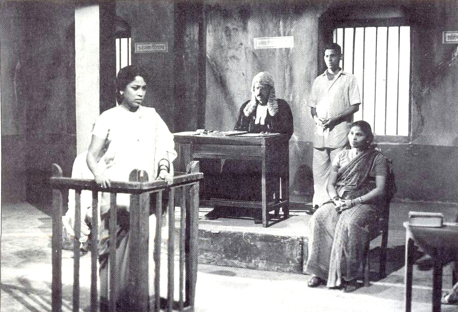 ‘छत्तीसगढ़’ का संपादकीय : दिल्ली हाई कोर्ट में महिला के हक़ के खिलाफ केंद्र सरकार के तर्क विजय तेंदुलकर की याद दिलाते हैं..