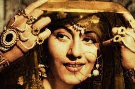 मधुबाला की 96 वर्षीय बहन को लेकर आई शॉकिंग न्यूज, बहू ने घर से निकाला, फिर अकेले ही फ्लाइट में बिठाया