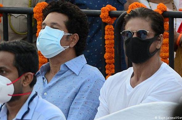 दुआ में भी साजिश देखने वाली यह सोच समाज को ही फूंक रही है