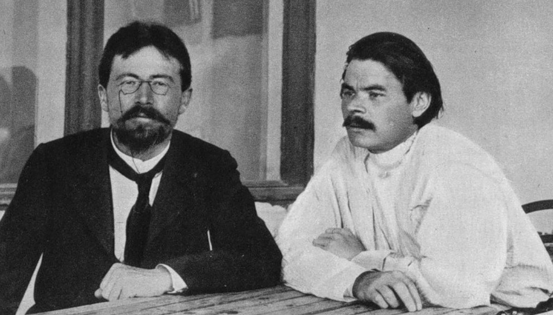 साहित्यकारों  के जनाजे और सरकार