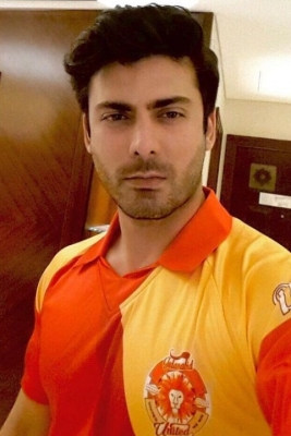 पाक अभिनेता फवाद खान ने आगामी वेब सीरीज की शूटिंग पूरी की