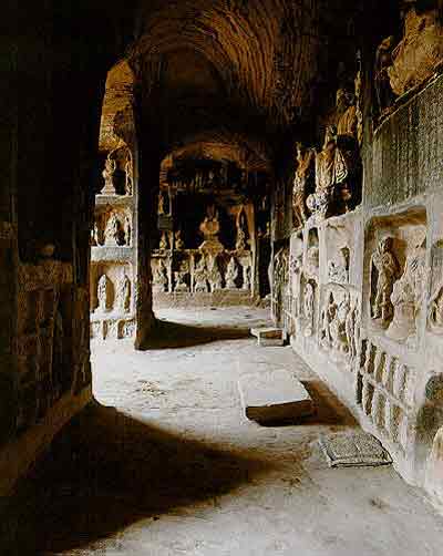   सहस्त्र बुद्ध मूर्ति गुफा