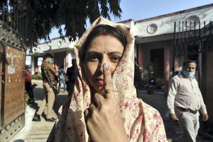 यूपी चुनाव: सातवें एवं अंतिम चरण का मतदान जारी: पूर्वाह्न नौ बजे तक पड़े औसतन 8.58 प्रतिशत वोट