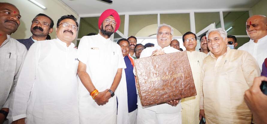 पुरानी पेंशन योजना बहाल, न्याय योजना की राशि भी बढ़ी