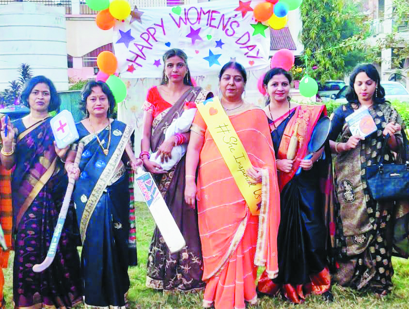 श्री जी वृंदावन कॉलोनी में महिला दिवस की धूम