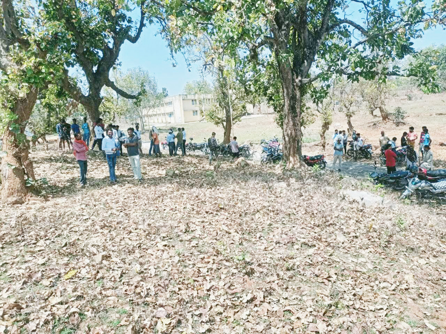 युवक ने युवती को गोली मार खुद को भी मारी