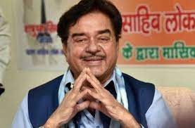 शत्रुघ्न सिन्हा ने आसनसोल सीट से प्रत्याशी घोषित होने पर ममता के प्रति आभार प्रकट किया