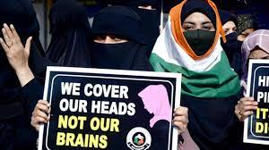 हिजाब बैन पर आरएसएस नेता बोले- समान ड्रेस कोड से आएगी 'एकता' 