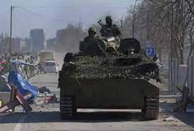 मारियुपोल के और भीतरी क्षेत्र तक घुसे रूसी सैनिक, स्थानीय लोगों ने मदद मांगी