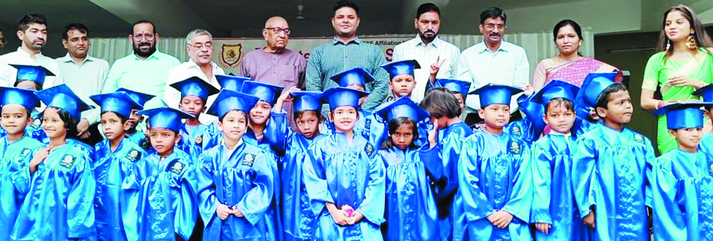 जेपी इंटरनेशनल स्कूल ने धूमधाम से मनाया किंडरगार्टन ग्रैजुएशन दिवस