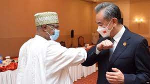 जम्मू-कश्मीर पर विवादित बयान के बाद चीनी विदेश मंत्री की भारत यात्रा के क्या मायने हैं