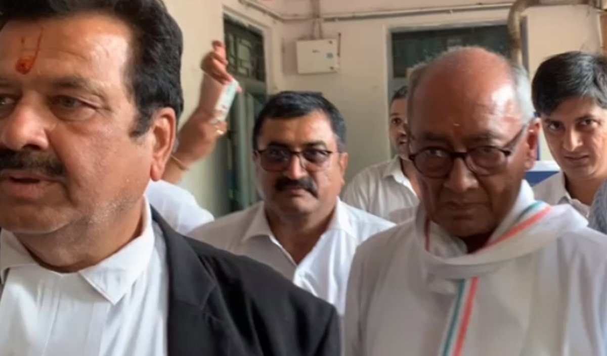 उज्जैन मारपीट मामले में पूर्व मुख्यमंत्री दिग्विजय सिंह समेत 6 को कोर्ट ने सुनाई एक-एक साल की सजा