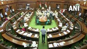 दिल्ली विधानसभा : हंगामे के बीच भाजपा के तीन विधायक निलंबित