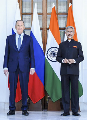 विदेश मंत्री जयशंकर ने अपने रूसी समकक्ष लावरोव से वार्ता की विदेश मंत्री जयशंकर ने अपने रूसी समकक्ष लावरोव से वार्ता की