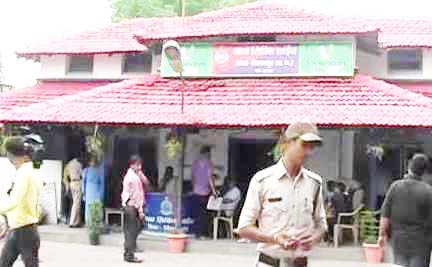 सिविल लाइन थाने में प्रशिक्षु आईपीएस और टीआई के बीच तीखा विवाद