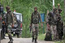 जम्मू-कश्मीर के त्राल में सुरक्षाबलों के साथ मुठभेड़ में दो आतंकवादी ढेर