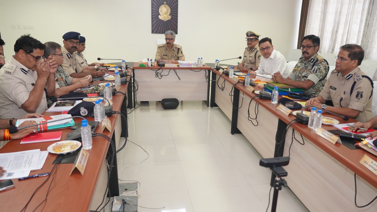 पुलिस महानिदेशक अशोक जुनेजा की अध्यक्षता में रेंज पुलिस महानिरीक्षकों की बैठक सम्पन्न