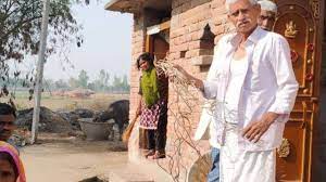 बिहार में बेटा बन 40 साल तक घर में रहा, बेच दी करोड़ों की ज़मीन