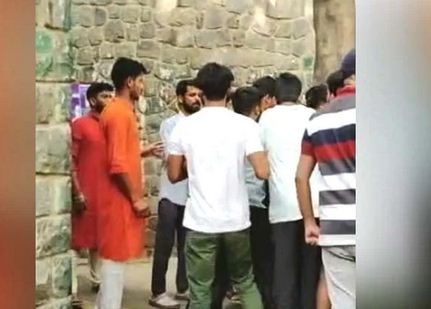 जेएनयूएसयू में 'नॉनवेज' खाने को लेकर हुई झड़प, दर्जनभर से ज़्यादा छात्र ज़ख्मी, एफआईआर दर्ज