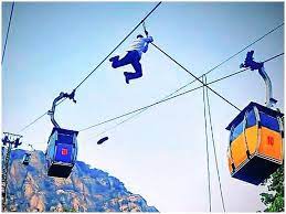 झारखंड रोपवे हादसा : फंसे हुए सभी पर्यटकों को सुरक्षित निकाला गया, एक महिला हेलिकॉप्टर से गिरी